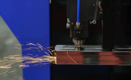 Jak laser do czyszczenia metalu rewolucjonizuje procesy produkcyjne?