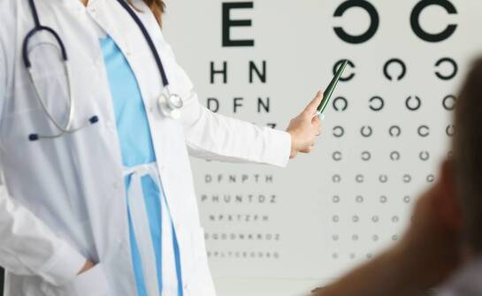 Rola optyka w Mikołowie w profilaktyce chorób oczu u seniorów