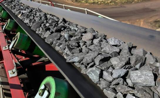 Transportförderbänder: Ihre Rolle im Materialtransport unter schwierigen Bedingungen