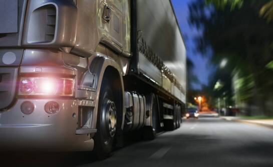 Jakie usługi oferuje firma transportowa dla przewozu delikatnej elektroniki?