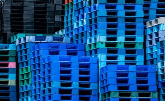 Wie unterstützen Spezialpaletten die Logistik in der Automobilbranche?