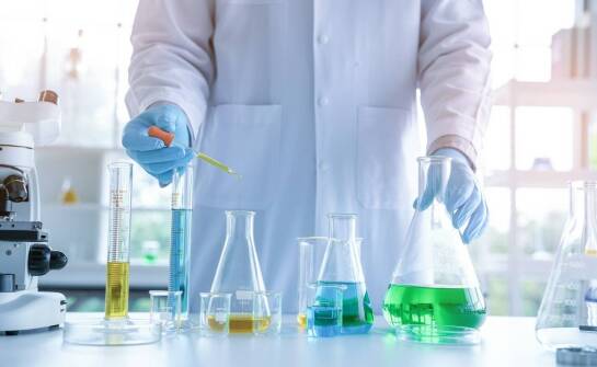 Optymalizacja procesów laboratoryjnych dzięki innowacyjnym butelkom plastikowym