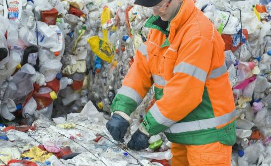 Jak skup folii integruje się z innymi formami recyklingu tworzyw sztucznych?