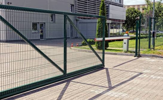 Szlabany parkingowe – jak wpływają na organizację przestrzeni miejskiej?