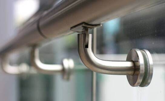 Dlaczego stal nierdzewna jest popularnym wyborem dla balustrad?