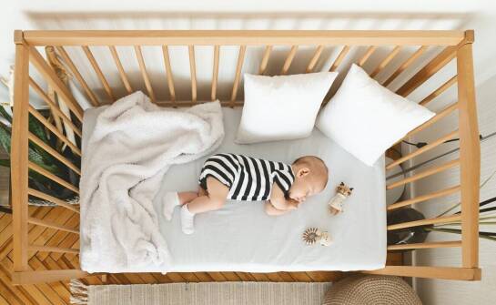 Ergonomia w projektowaniu łóżeczek noworodkowych – dlaczego to ważne?