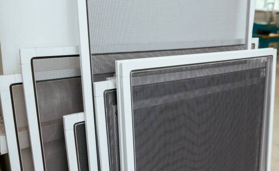 Moskitiery na wymiar – jakie materiały są najczęściej wybierane?