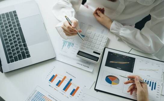 Jak biuro rachunkowe wspiera płynność finansową przedsiębiorstw?
