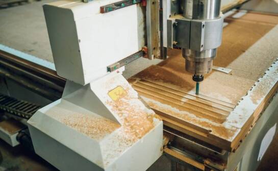 Zastosowanie centrów obróbczych w produkcji profili aluminiowych – co warto wiedzieć?