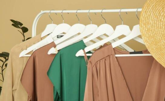 Jak stworzyć kapsułową kolekcję eleganckich pasków damskich?