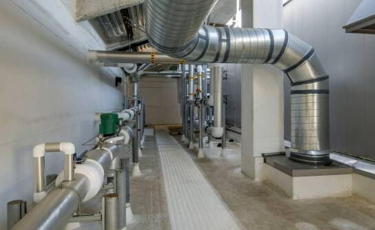 Klimatyzacja przemysłowa – kluczowe znaczenie dla efektywności produkcji