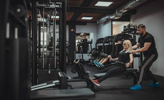 Jak krakowskie siłownie wspierają osoby korzystające z Medicover Sport?
