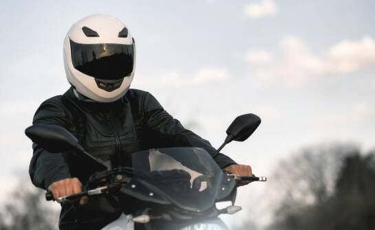 Dlaczego warto inwestować w kask Venom dla zwiększenia bezpieczeństwa?