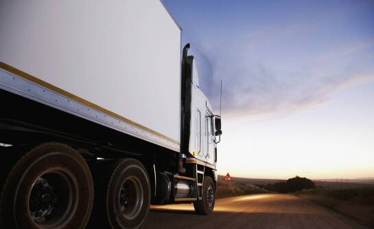 Jak logistyka w firmie transportowej wpływa na efektywność frachtu międzynarodowego?