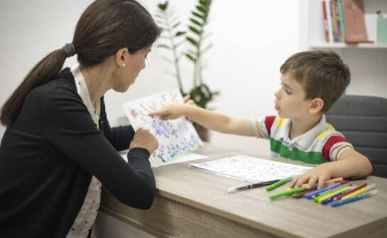 Jak psycholog dziecięcy wspiera dzieci w procesie zmiany szkoły?