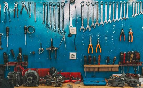 Jakie koła do kosiarek są najbardziej odporne na uszkodzenia mechaniczne?