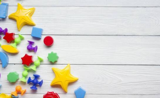 Puzzle dla maluchów jako narzędzie do nauki przez zabawę – jakie motywy wybrać?