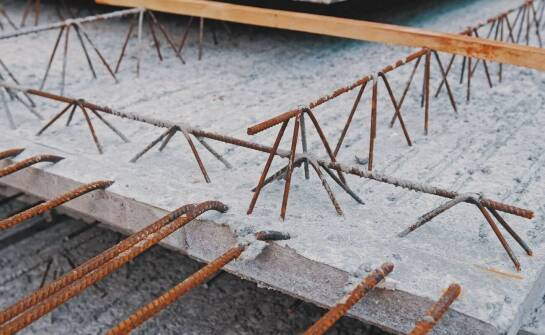 Superplastyfikatory a redukcja zużycia cementu w produkcji betonu
