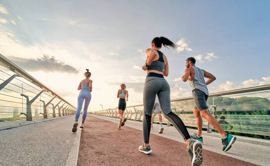 Jakie są kluczowe badania kardiologiczne dla osób planujących start w maratonie?