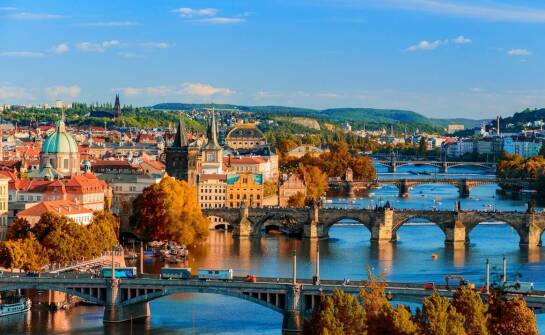 Dlaczego warto wybrać naszą ofertę na wycieczki do Czech? Atrakcje i korzyści