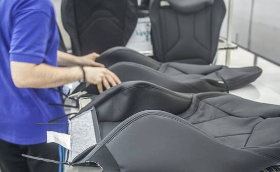 Wyjątkowe projekty tapicerskie dla miłośników motoryzacji
