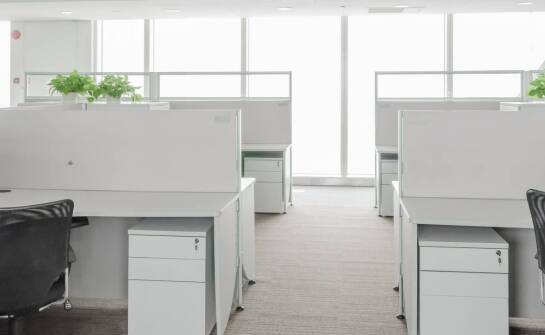 Ergonomiczne rozwiązania w clean room dla przemysłu farmaceutycznego