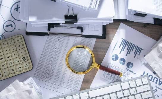 Proces audytu a identyfikacja ryzyk związanych z amortyzacją licencji