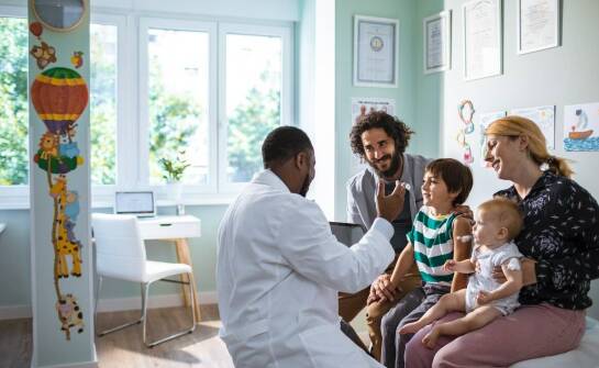 Jakie są kluczowe wyzwania w publikacjach dotyczących prawa medycznego dla pediatrów?