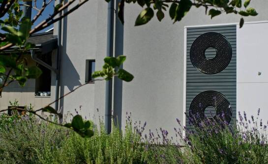 Jak pompa cyrkulacyjna lfp wspiera zrównoważony rozwój w budownictwie?