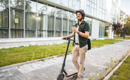 Komfort i stabilność jazdy hulajnogą elektryczną 4 koła – co musisz wiedzieć?