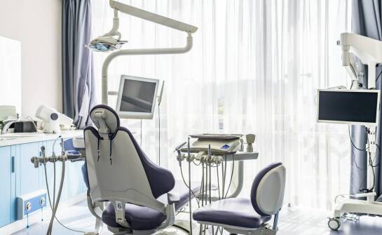Czym różni się medycyna estetyczna od tradycyjnej stomatologii?