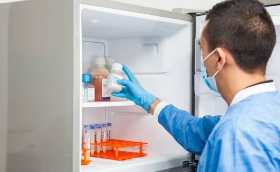 Jak utrzymać optymalne warunki chłodzenia w lodówkach laboratoryjnych?