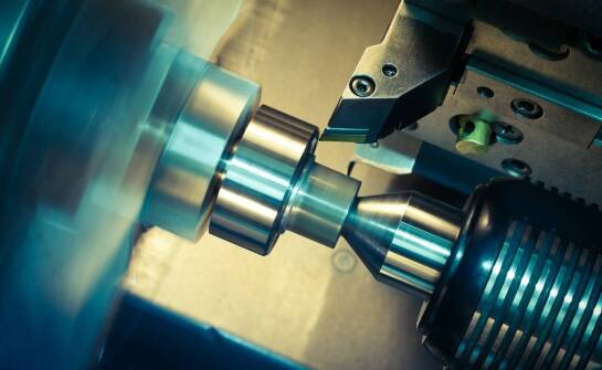 Wpływ technologii CNC na proces gumowania elementów metalowych