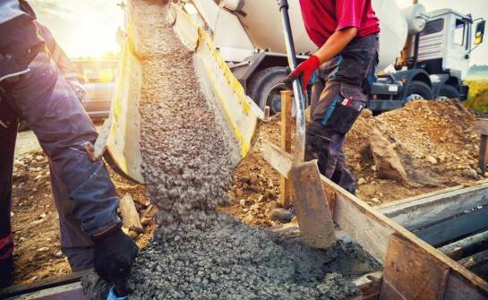 Znaczenie terminowości dostaw elementów betonowych w projektach budowlanych
