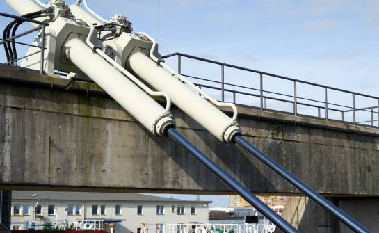 Przewodnik po obejmach ze stali nierdzewnej do zastosowań morskich