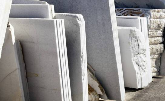 Marmur z Indii a jego zastosowanie w projektach infrastrukturalnych: co warto wiedzieć?