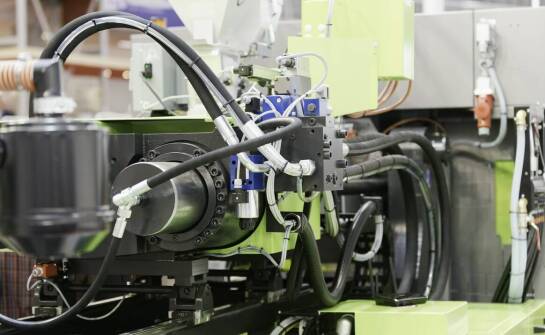 Jak technologia wtrysku termoplastycznego poprawia efektywność produkcji?