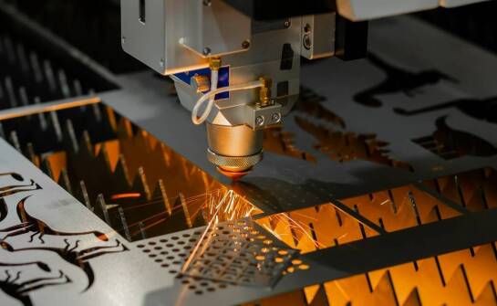 Optymalizacja procesów produkcyjnych dzięki laserowi 100w