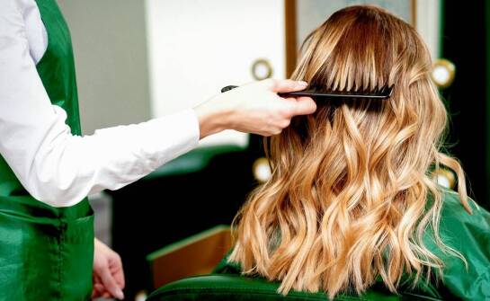 Proces tworzenia fryzur z twist hair – krok po kroku