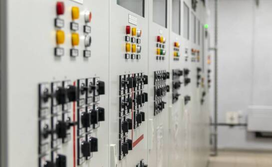 Jakie są kluczowe cechy aparatury pomiarowej dla instalacji domowych?
