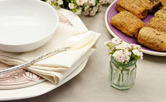 Elegancja i funkcjonalność filiżanek do kawy z porcelany w codziennym użytkowaniu