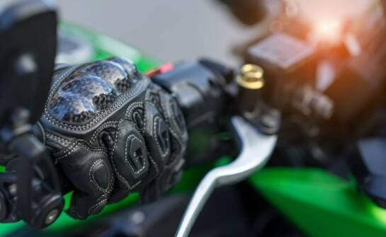 Akcesoria do motocykli miejskich: co warto mieć na wyposażeniu?