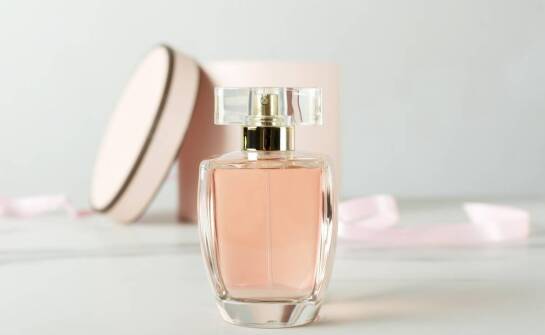 Wpływ opakowania na emocje i decyzje zakupowe związane z french perfume
