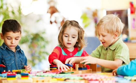 Przedszkole Montessori: Jak wspieramy rozwój emocjonalny najmłodszych?