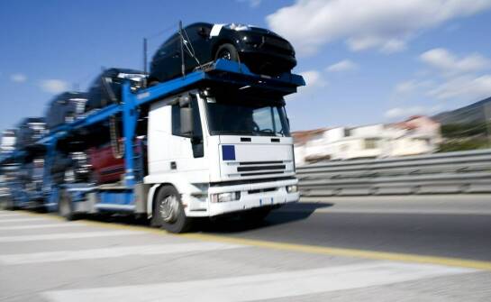Jak przygotować samochody do międzynarodowego transportu?
