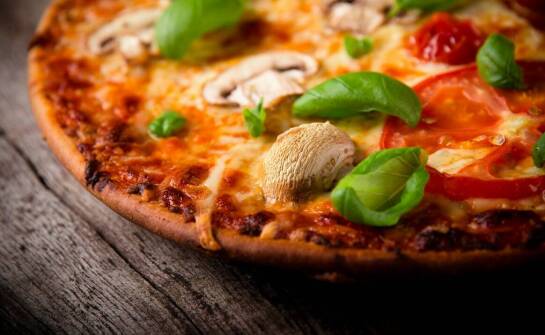 Włoska pizza Poznań – jakie nowości czekają w naszym menu?