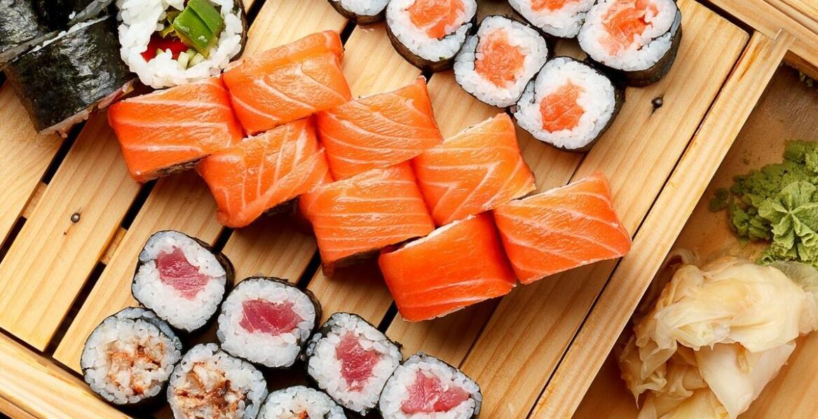 Sushi na wynos: jak cieszyć się azjatyckimi smakami w domowym zaciszu