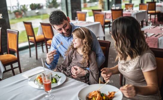 Dzień rodzinny w naszej restauracji: przyjazne dzieciom menu i wyjątkowa atmosfera