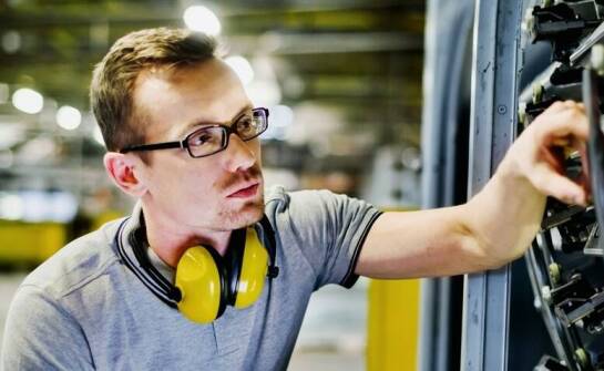 Jak naprawa pojemników siatkowych magazynowych wpływa na ich trwałość i funkcjonalność?