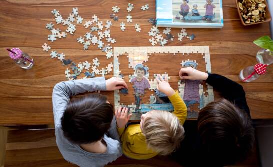 Znaczenie bezpieczeństwa materiałów w produkcji puzzli dla dzieci